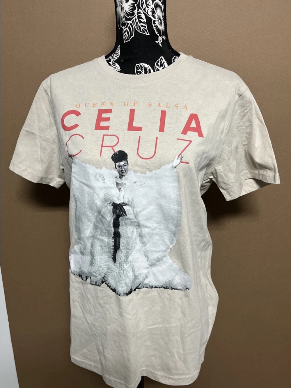 Celia Cruz 'Queen of Salsa' Graphic Tee - Cream